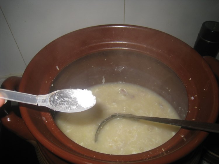 咸蛋瘦肉粥步骤9