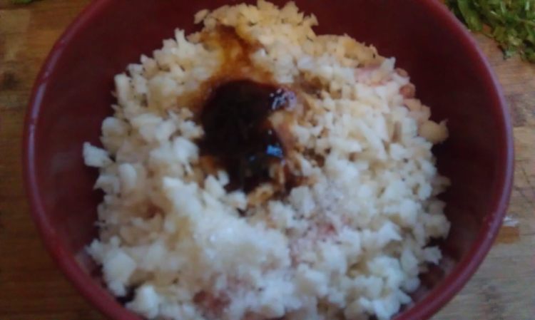 咸蛋荸荠蒸肉饼步骤2