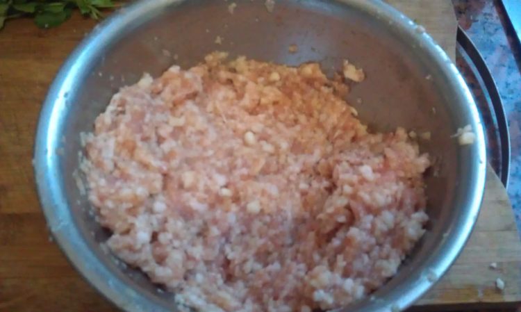 咸蛋荸荠蒸肉饼步骤3