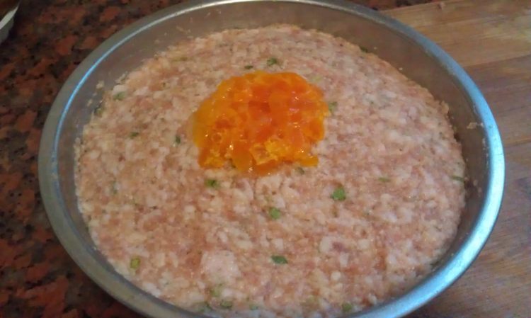 咸蛋荸荠蒸肉饼步骤6