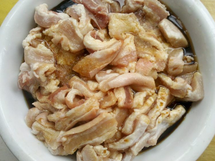 咸蛋肉粽步骤4