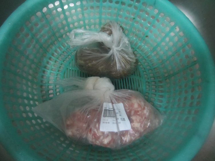 咸蛋蒸肉步骤1