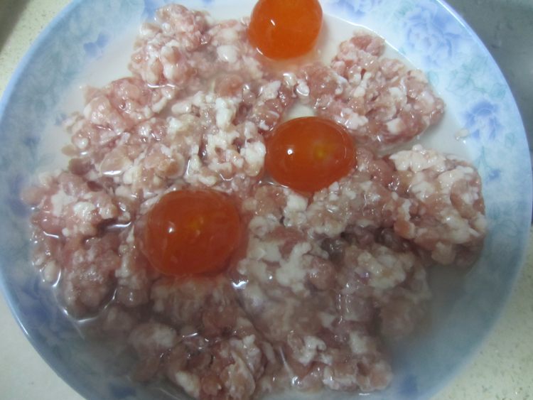 咸蛋蒸肉步骤2