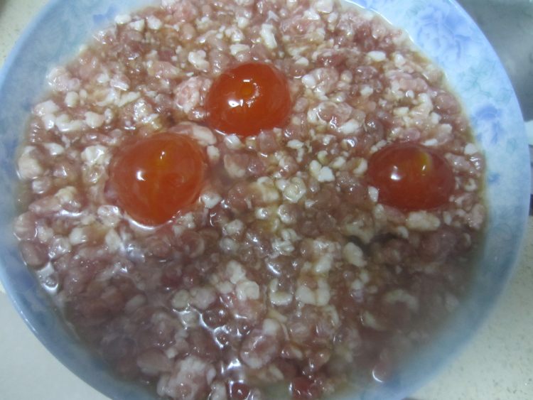 咸蛋蒸肉步骤3
