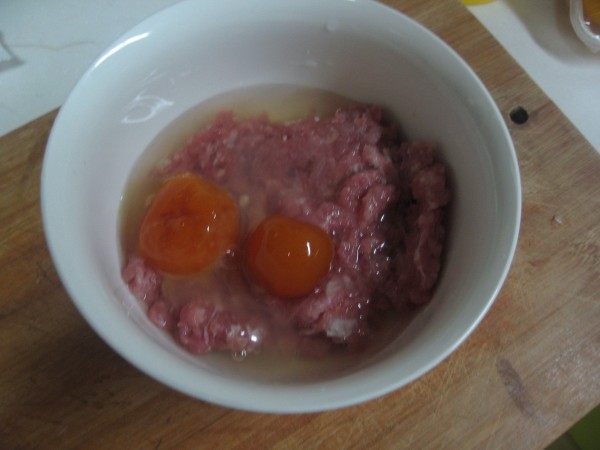 双蛋蒸肉步骤3