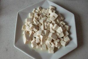 咸蛋拌豆腐步骤3