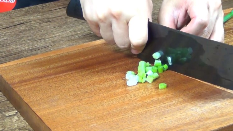 四季餐桌|味极凉拌皮步骤1