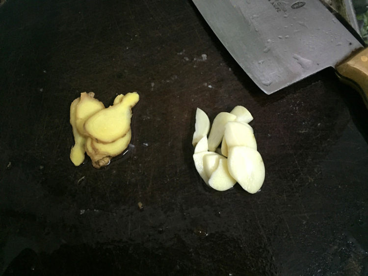 皮蛋瘦肉红苋菜步骤6