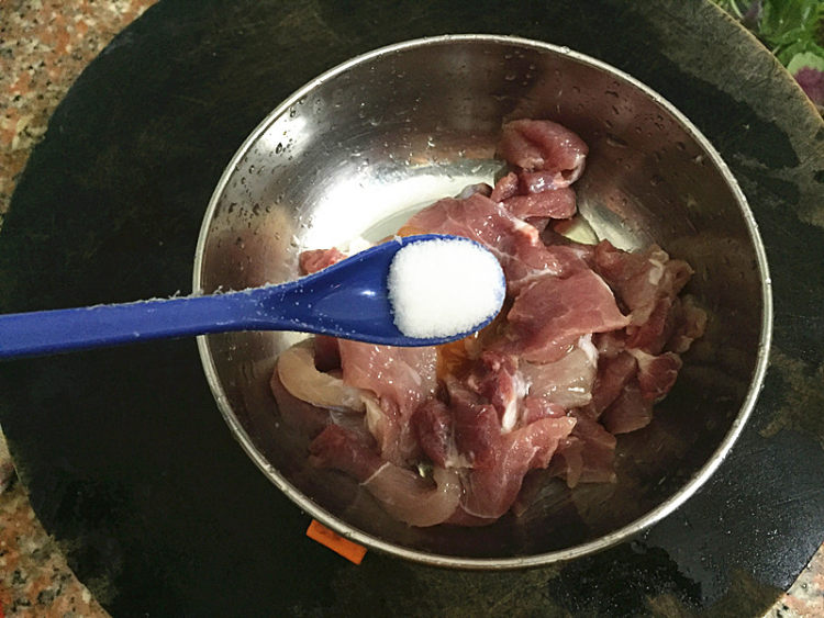 皮蛋瘦肉红苋菜步骤4