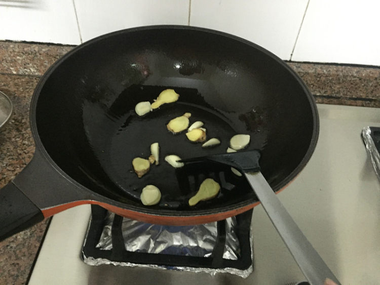 皮蛋瘦肉红苋菜步骤7