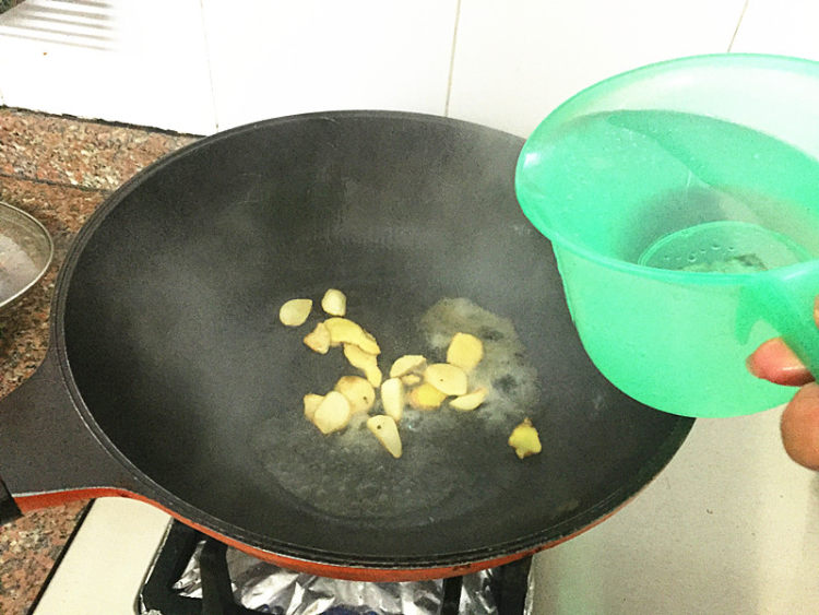 皮蛋瘦肉红苋菜步骤9