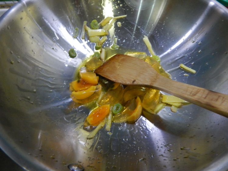 生菜皮蛋汤步骤2