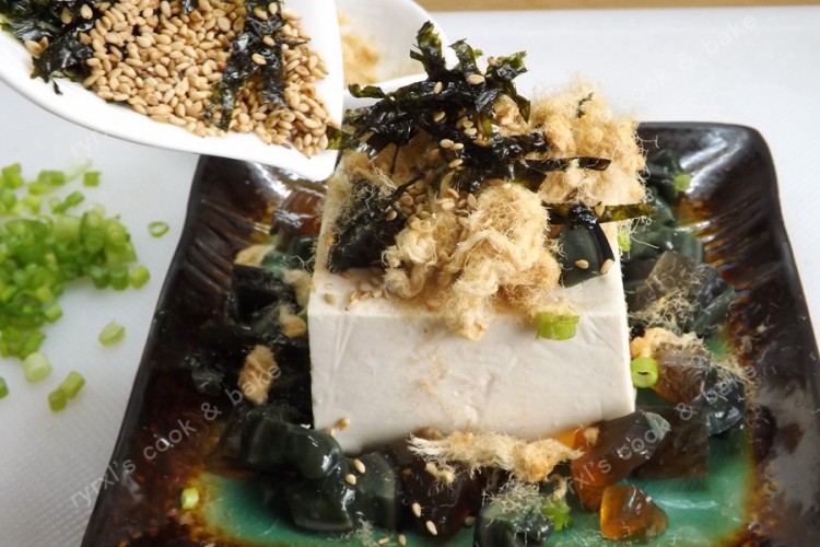 肉松皮蛋拌豆腐步骤5