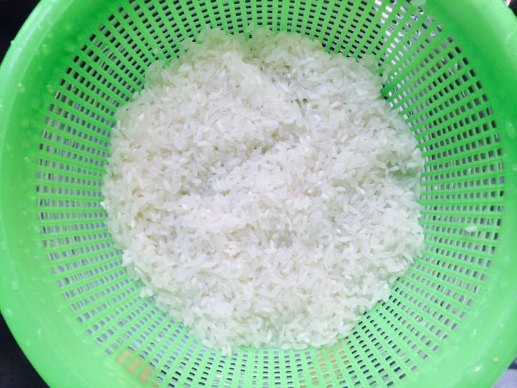 莲子香菇皮蛋瘦肉粥步骤3