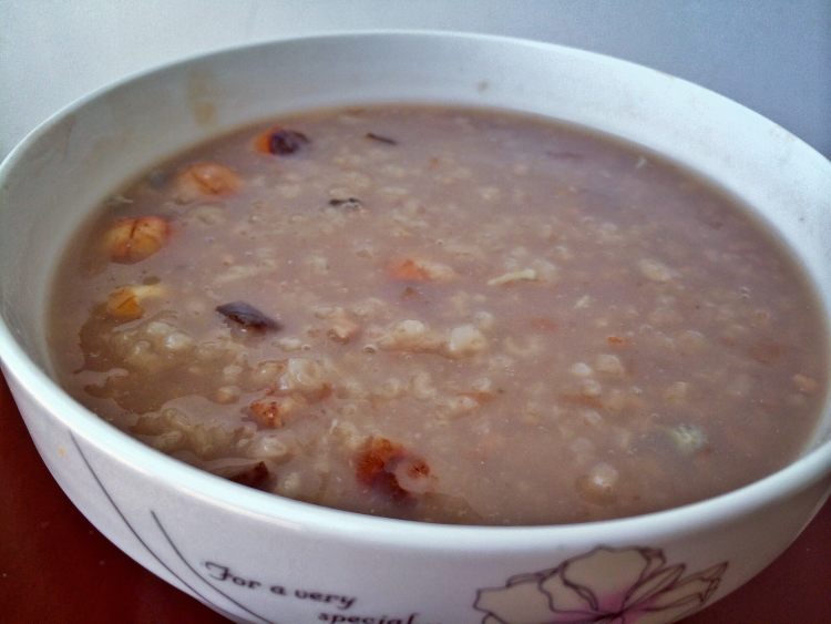 莲子香菇皮蛋瘦肉粥步骤5