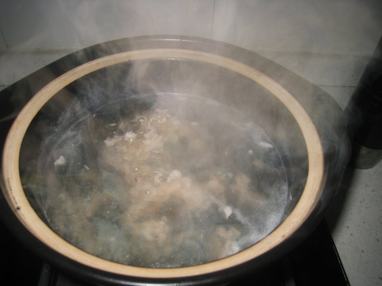皮蛋芫茜瘦肉汤步骤4