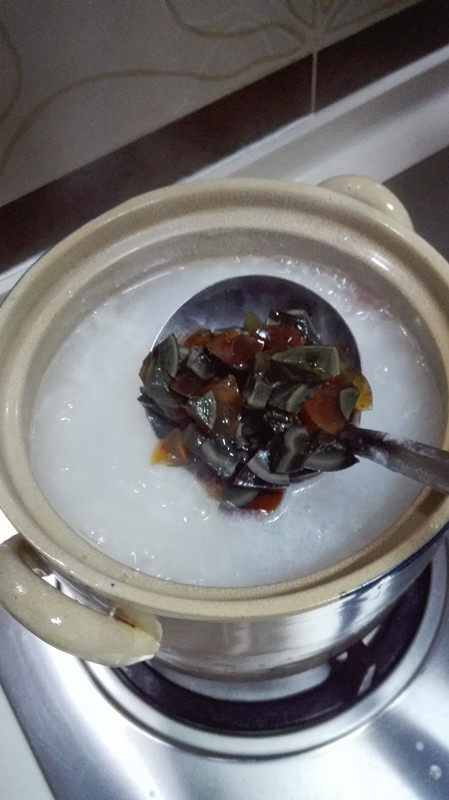皮蛋腊肠粥步骤8