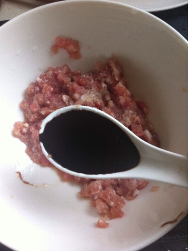 皮蛋肉春卷步骤5
