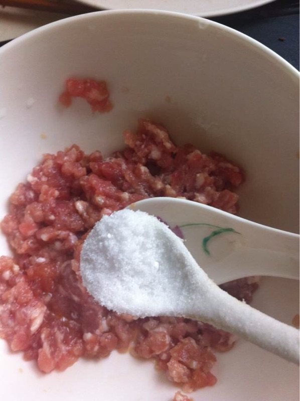 皮蛋肉春卷步骤3