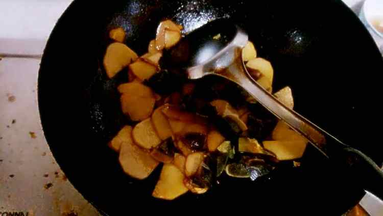 皮蛋土豆片步骤6