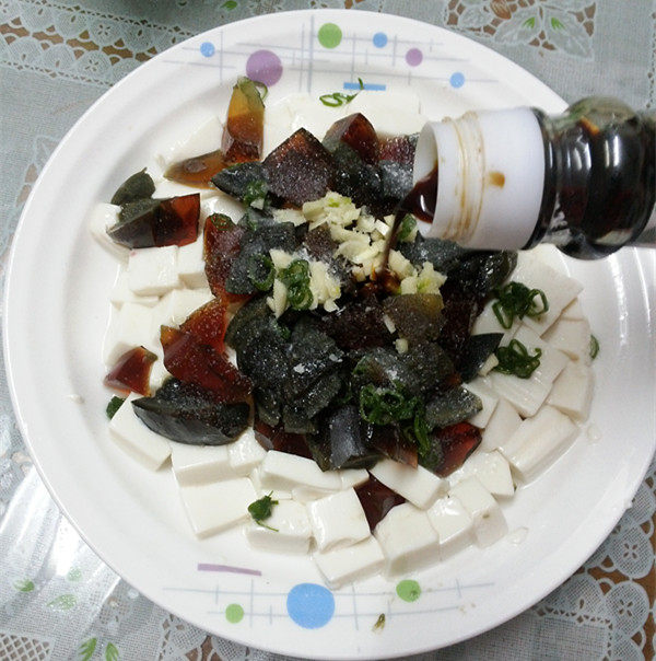 豆腐拌皮蛋步骤10