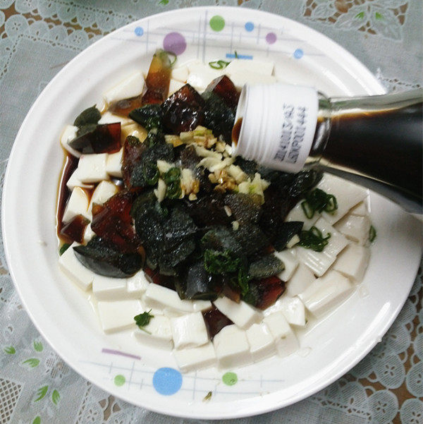 豆腐拌皮蛋步骤11