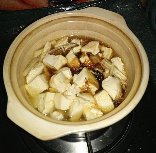 豆腐金针茹皮蛋煲步骤5