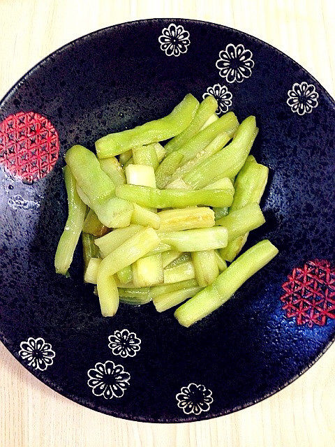 红椒茄子拌皮蛋步骤11