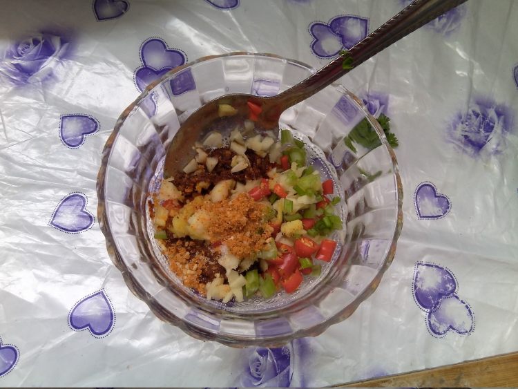 酸辣皮蛋拌豆腐步骤3
