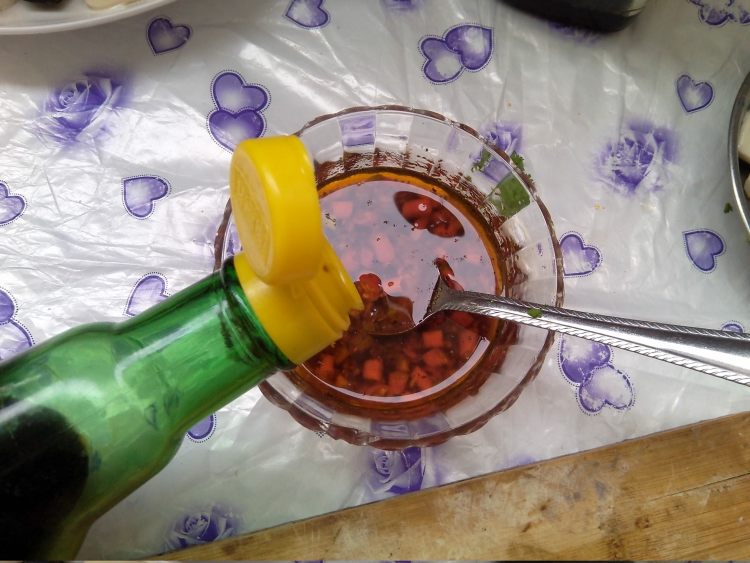 酸辣皮蛋拌豆腐步骤5