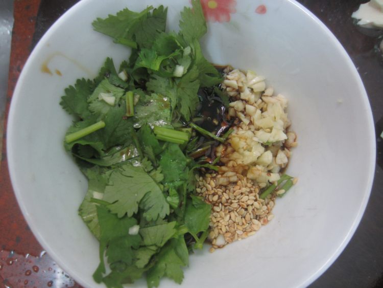 松花蛋豆腐步骤10
