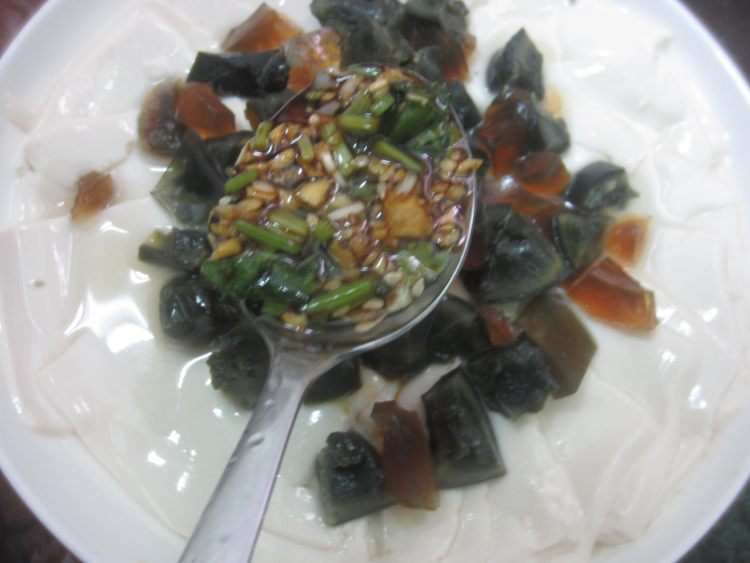 松花蛋豆腐步骤15