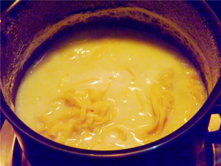 青菜皮蛋豆浆面步骤11