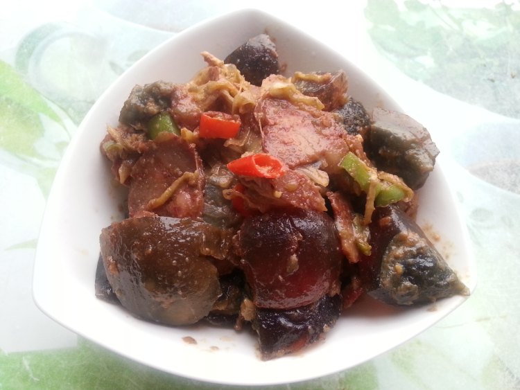 双椒腊味皮蛋步骤9