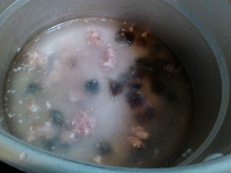 皮蛋肉末白菜粥步骤4