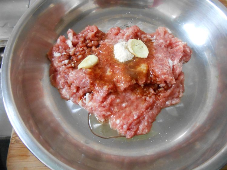 皮蛋肉末粥步骤2