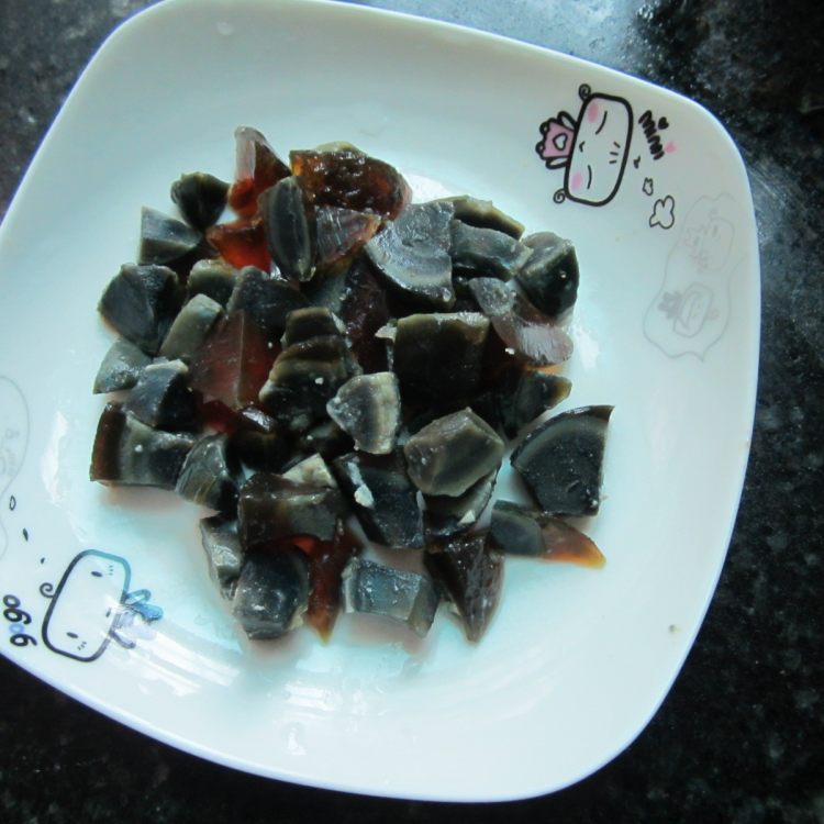 醋皮蛋丁步骤5