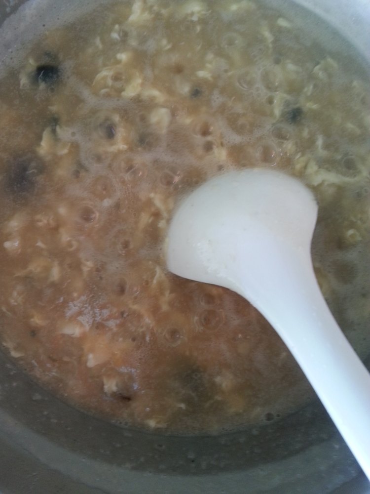 黑芝麻皮蛋疙瘩汤步骤9