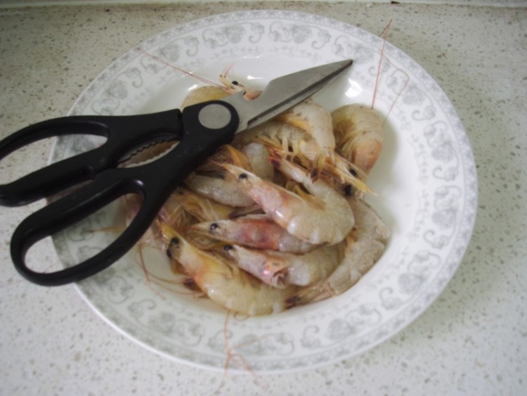皮蛋白虾冬瓜汤步骤2