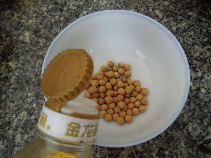 青瓜豆腐拌皮蛋步骤3