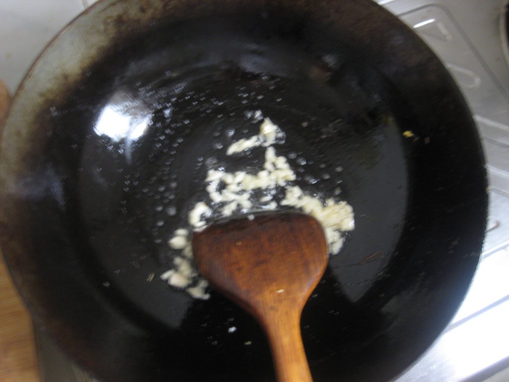 皮蛋炒西兰花步骤8