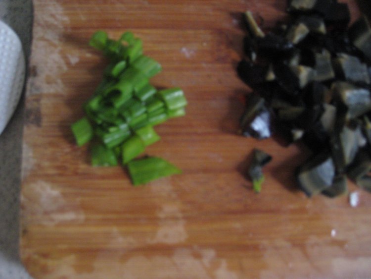 皮蛋油渣豆腐步骤5