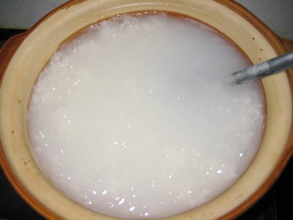 鸭肉皮蛋粥步骤1