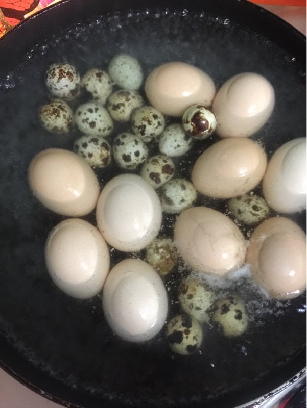 香辣卤蛋步骤1