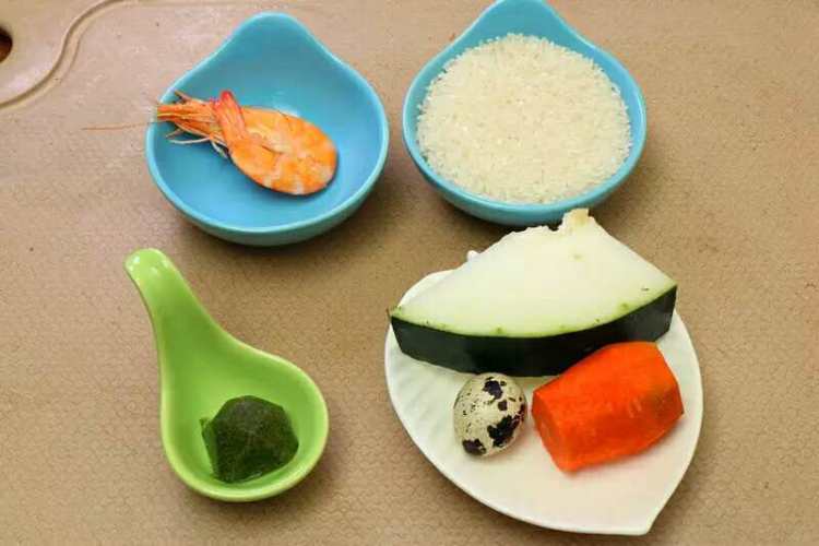 海鲜蔬菜粥步骤1