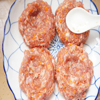 肉饼炖鹌鹑蛋#新鲜从步骤6