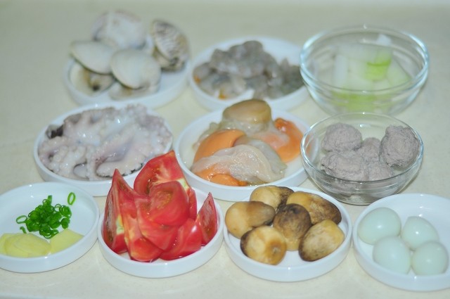 海鲜一品汤步骤1