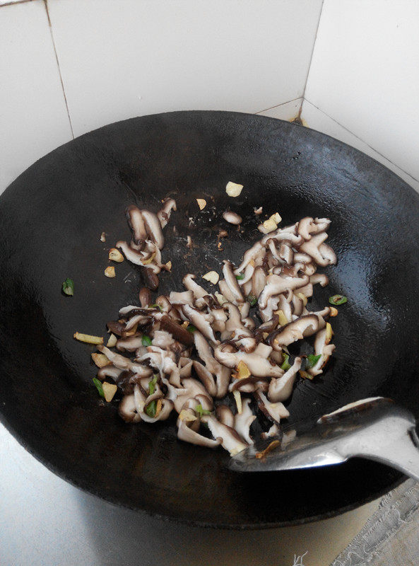 蘑椒蕃茄鹌鹑蛋步骤5