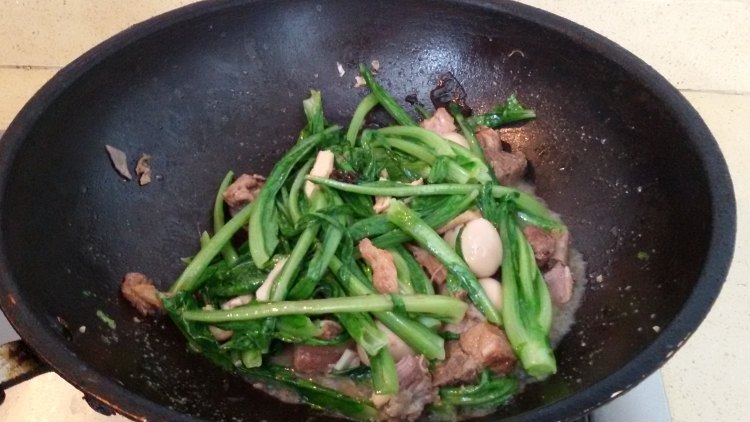 油麦菜清炒鹌鹑蛋步骤8