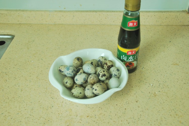 卤水鹌鹑蛋步骤1